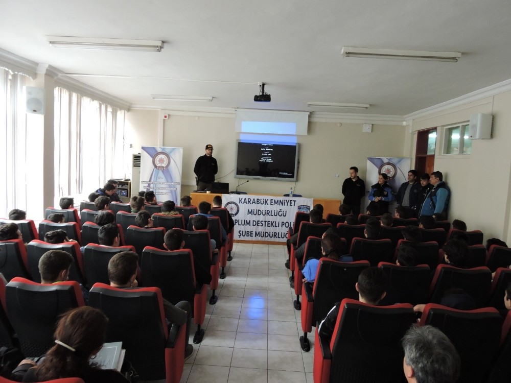Öğretmenler ve öğrenciler uyuşturucu hakkında bilgilendirildi 