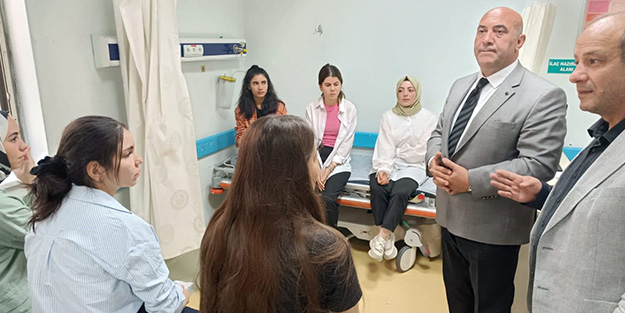 Öğretmenleri taşıyan minibüs kaza yaptı: 12 yaralı