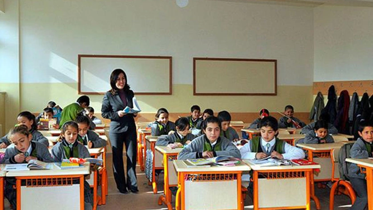 Öğretmenlerin ders ve ek ders saatlerinde değişiklik!