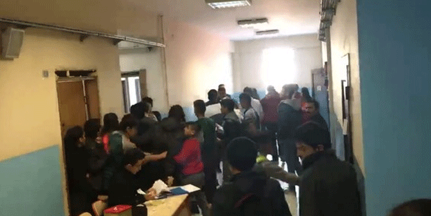 Öğretmenlerle sağlıkçılar arasında tekme tokat kavga