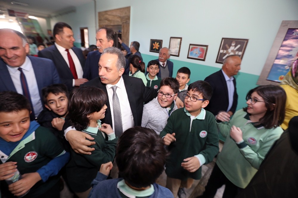 “Öğretmenlikten geldiğinizi beli ettiniz