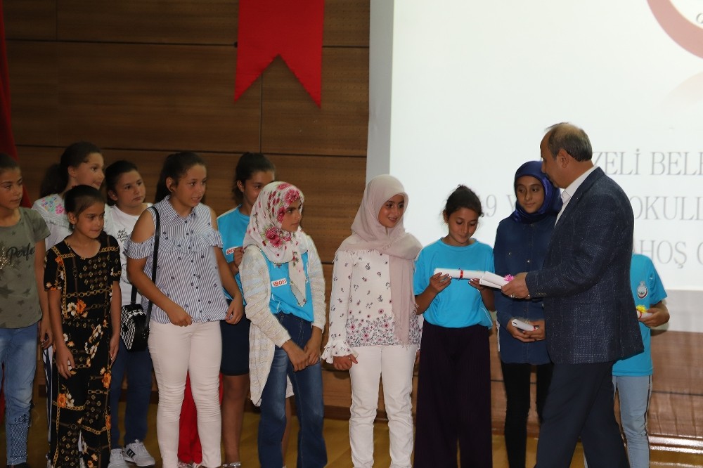 Oğuzeli Belediyesi yaz spor okullarında sertifika heyecanı 