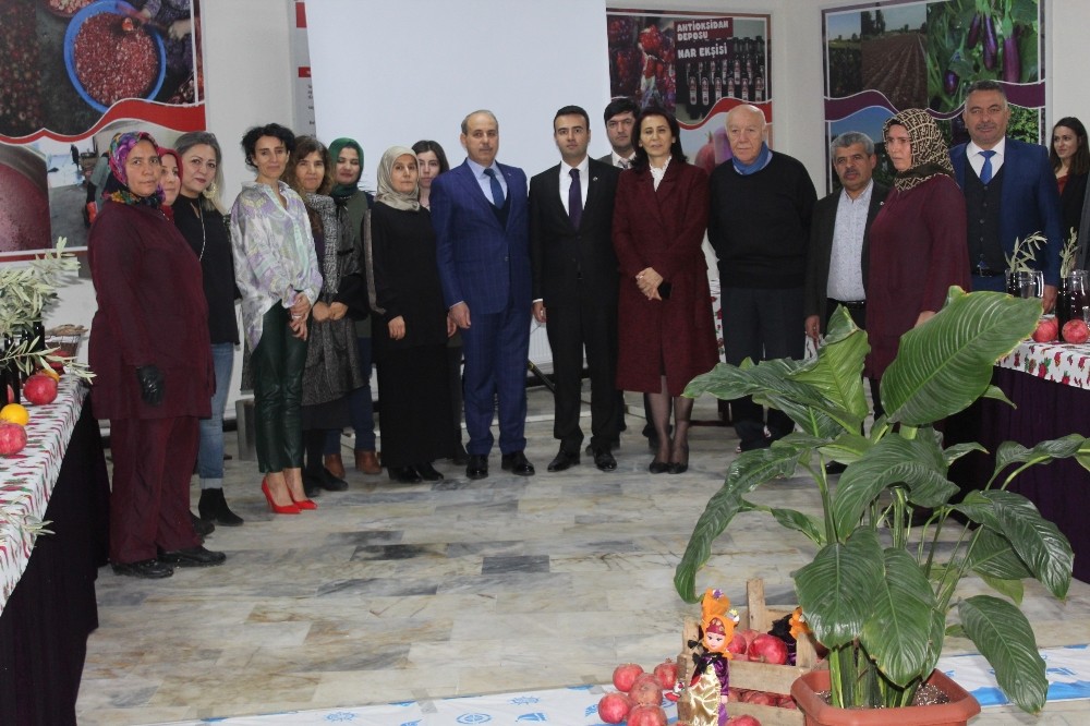 Oğuzeli Nar Atölyesi’nde Nar-ı Aşk Sohbetleri yapıldı 