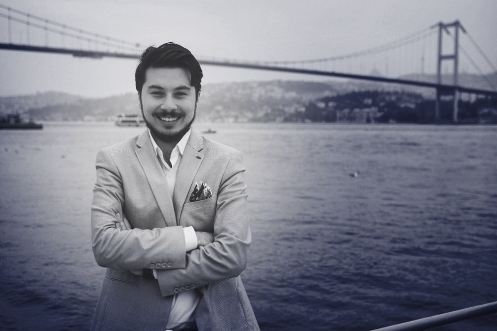 Oğuzhan Koçaklı: “Koronavirüs sanatçılara sahnede kaybettirdi, dijitalde kazandırdı