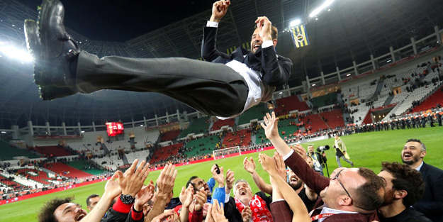 Okan Buruk: Bizden 7 kat maliyetli bir takımı yendik