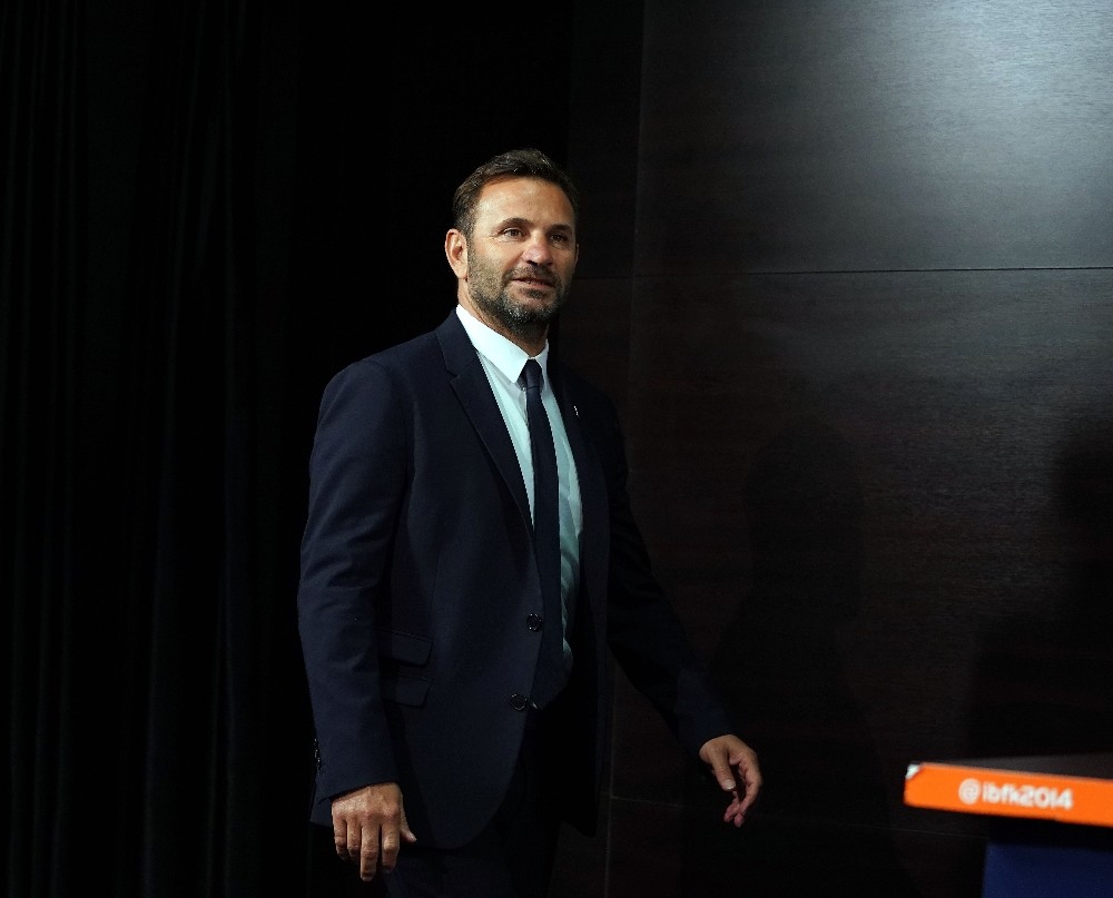 Okan Buruk: “Bu yarışın içinde olmak için açım” 