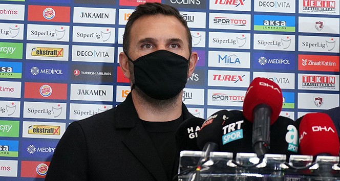 Okan Buruk: 'Futbolun dışarda kaldığı, insanlığın içeriye alındığı anlamlı bir gece yaşadık'