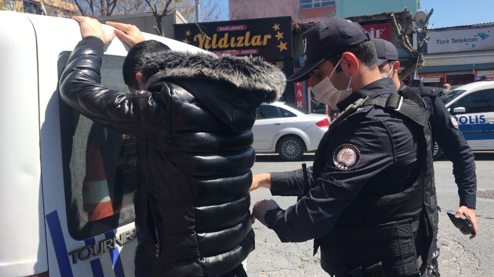 Okmeydanı’nda minibüs denetiminde ilginç diyalog 
