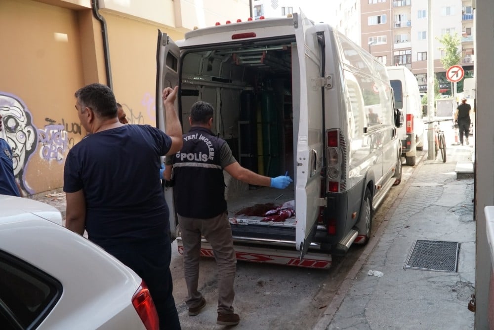 Oksijen tüpünün hortumu patladı işçi ağır yaralandı 