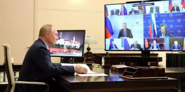 Öksüren Putin açıklama yapmak zorunda kaldı