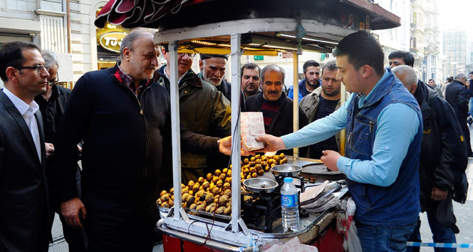 Oktay Vural'a İstiklal Caddesi'nde şok tepki