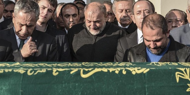 Oktay Vural'ın eşi defnedildi