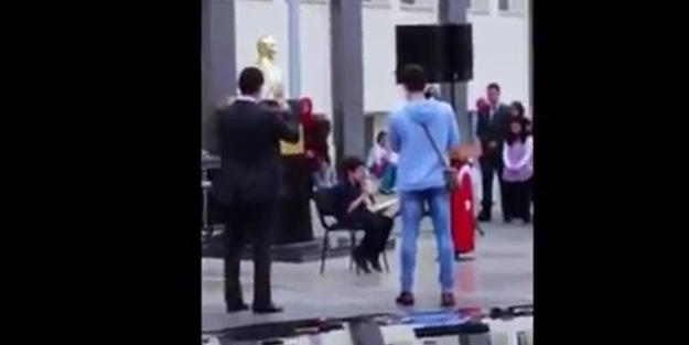 İstanbul'da okul açılışı Kur'an okunarak yapıldı