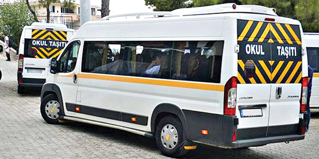 Okul çevreleri ile servis araçları denetlendi