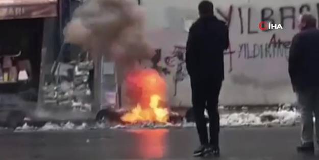 Okul girişinde korku dolu anlar! Yer altı kabloları bomba gibi patladı