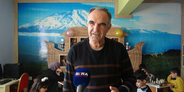 Okul kütüphanesine okulun temizlik personelinin ismi verildi