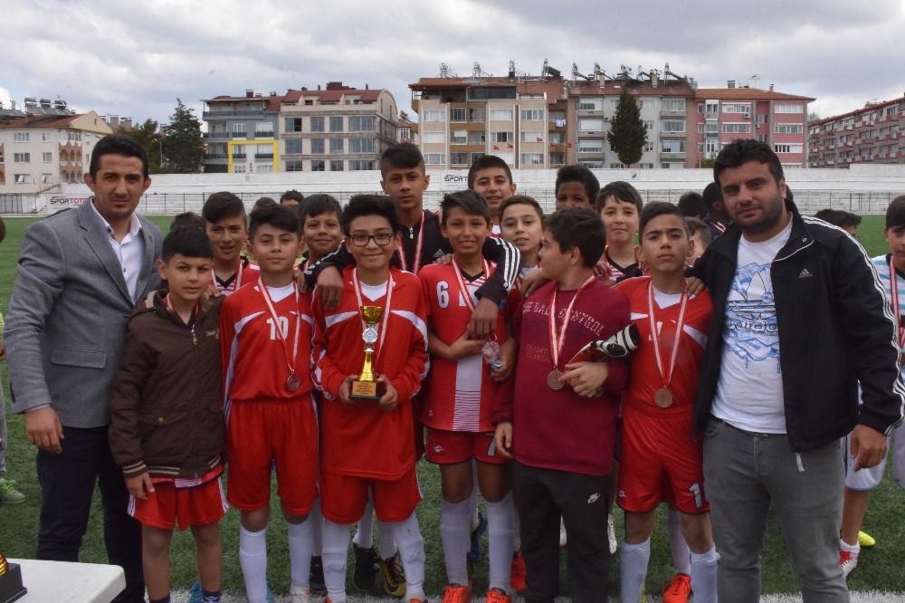Okul Sporları Küçük Erkekler Futbol İl Birinciliği Sona Erdi. 