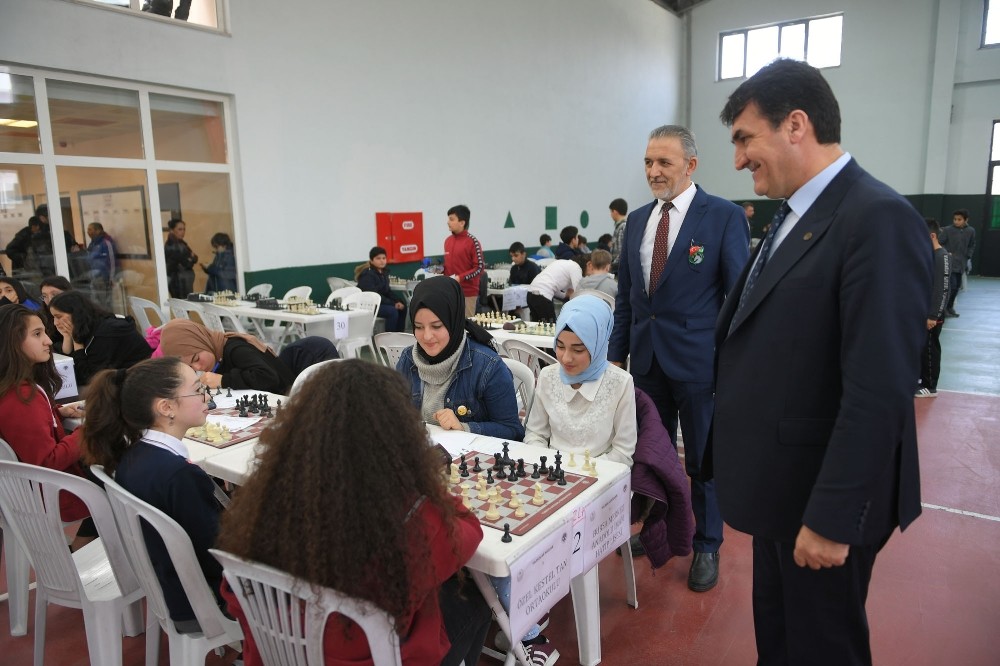 Okul Sporları Satranç Turnuvası başladı 