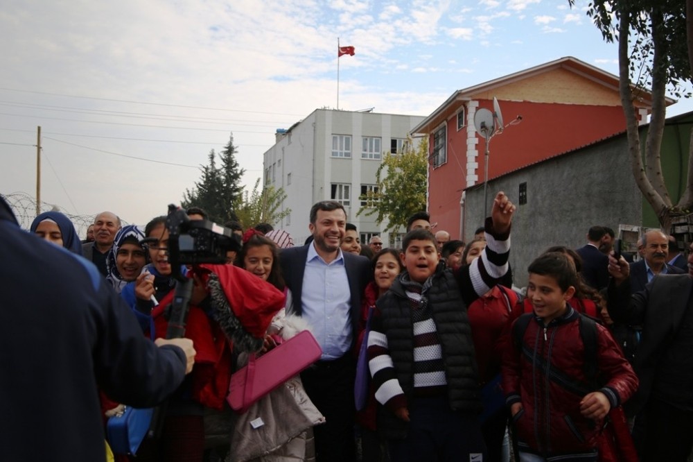 Okul yolu asfaltlandı 