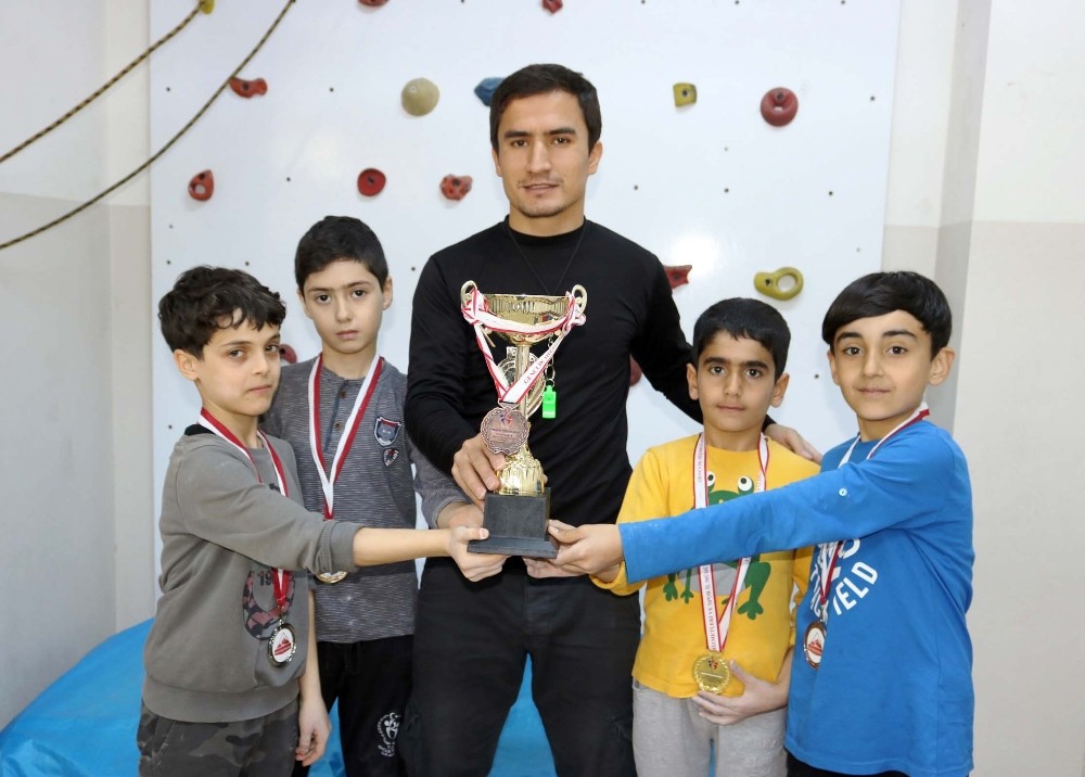 Okul yönetimi hazırladı, öğrenciler şampiyon oldu 