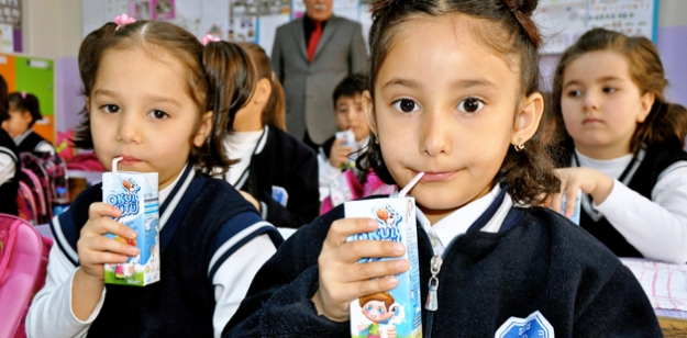 Okul zili sütle çaldı