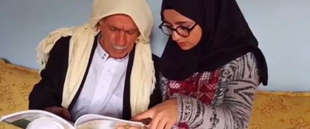 Okula göndermeyen babasının öğretmeni oldu