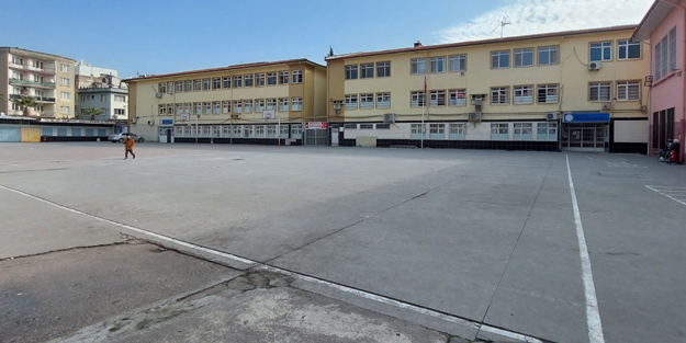 Okulda gıda zehirlenmesi paniği! 38 öğrenci hastaneye kaldırıldı