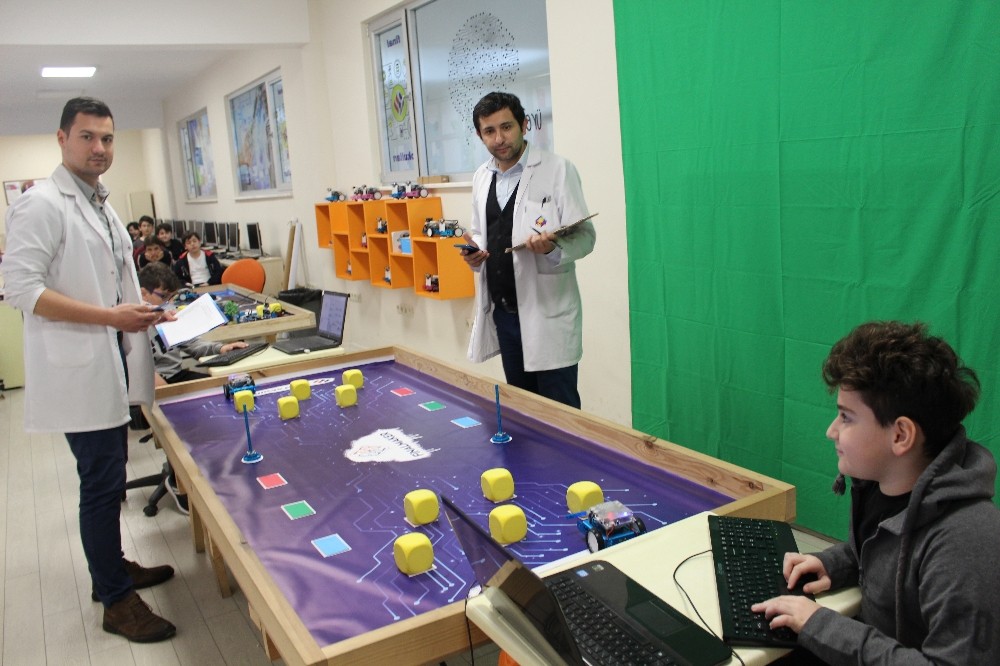 Okulda robot turnuvası 