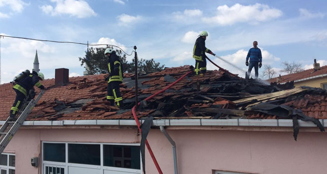 Okulda yangın paniği