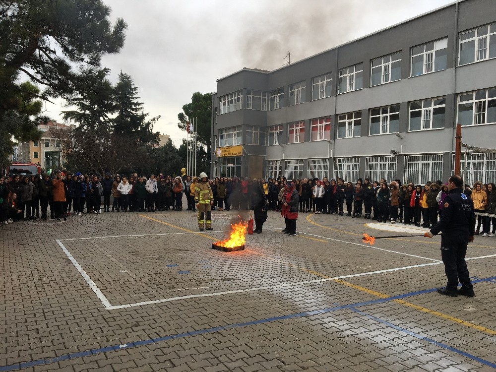 Okulda yangın tatbikatı 