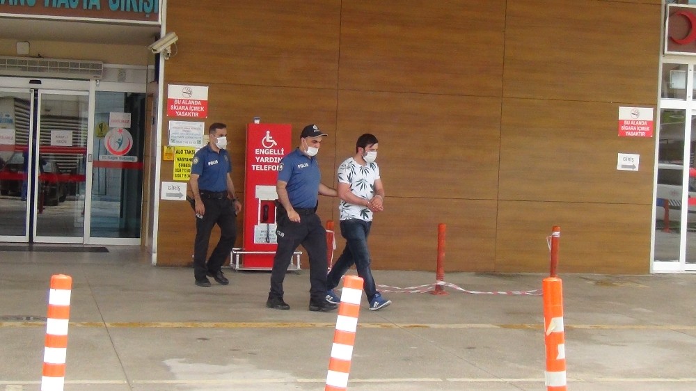 Okulla giren iki şüpheli kıskıvrak yakalandı 