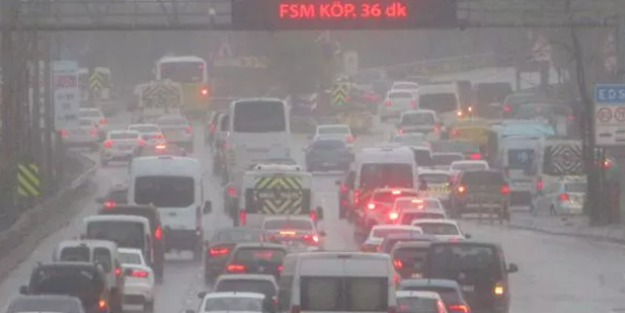 Okullar açıldı, trafik yoğunluğu yüzde 53'e yükseldi!