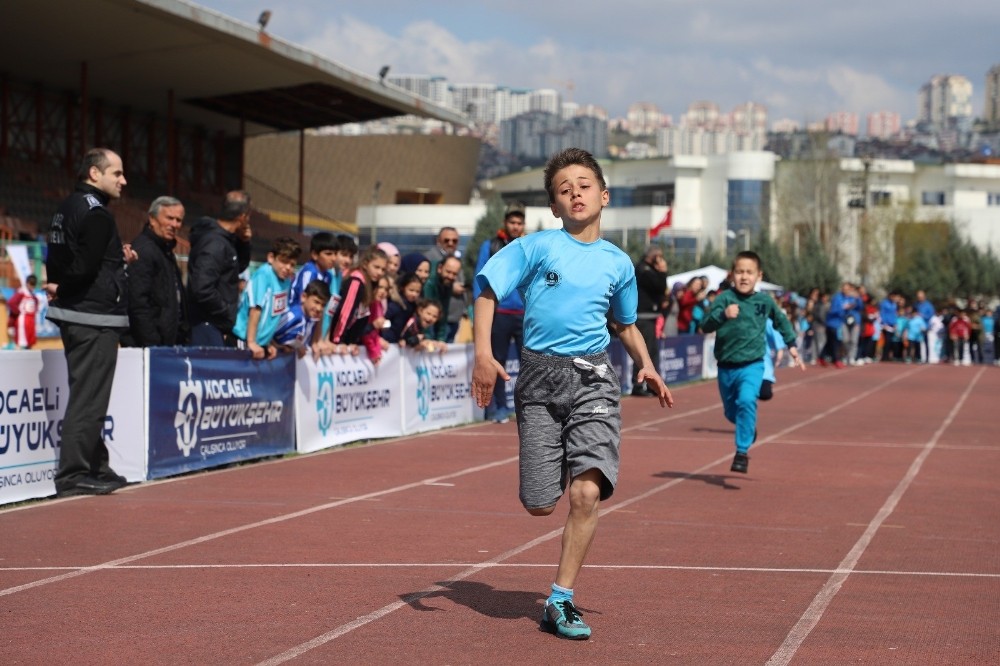 Okullar arası atletizm şampiyonasına yoğun ilgi 