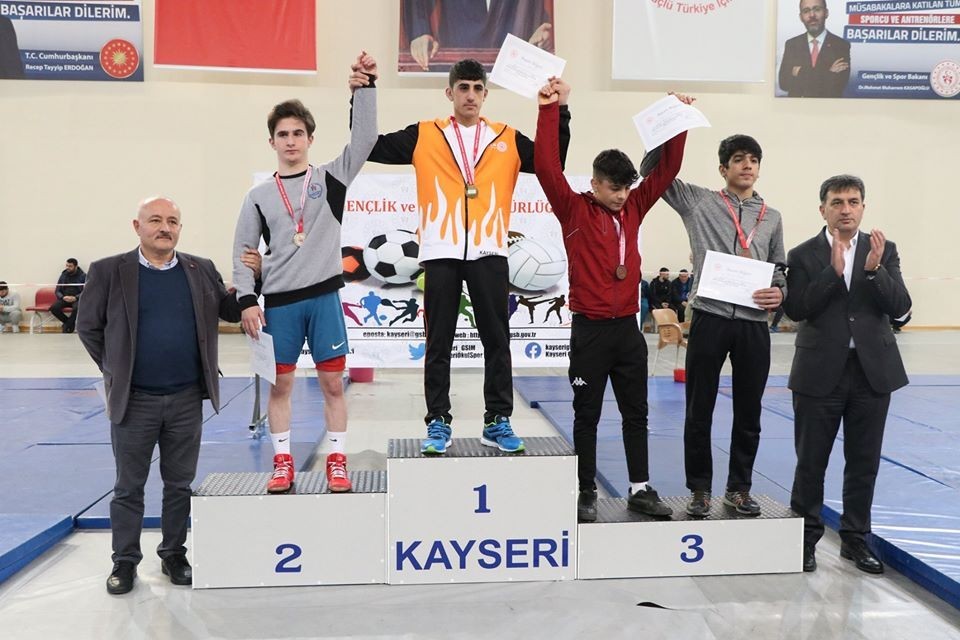 Okullar arası Genç A Güreş Grup müsabakaları tamamlandı 