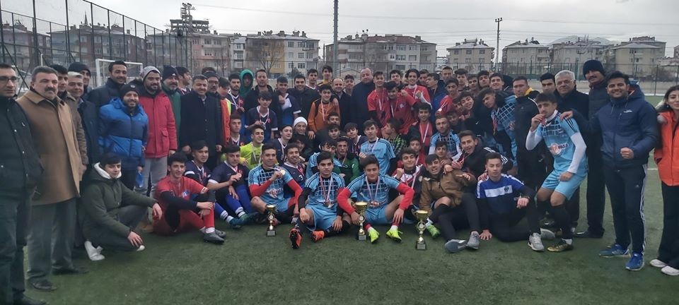 Okullar Arası Genç Erkekler Futbol İl Birinciliği tamamlandı 