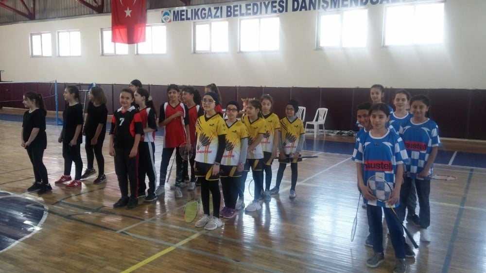 Okullar Arası Küçük Kızlar Badminton İl Birinciliği Müsabakaları Tamamlandı 