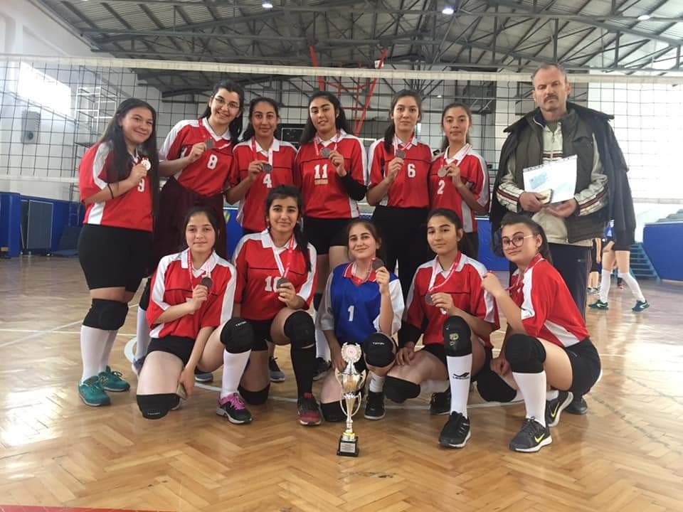 Okullar Arası Voleybol Genç (B) İl Birinciliği Müsabakaları Tamamlandı 