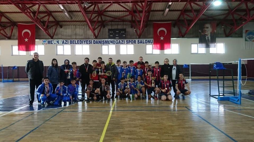 Okullar arası Yıldız Erkek Badminton İl Birinciliği tamamlandı 