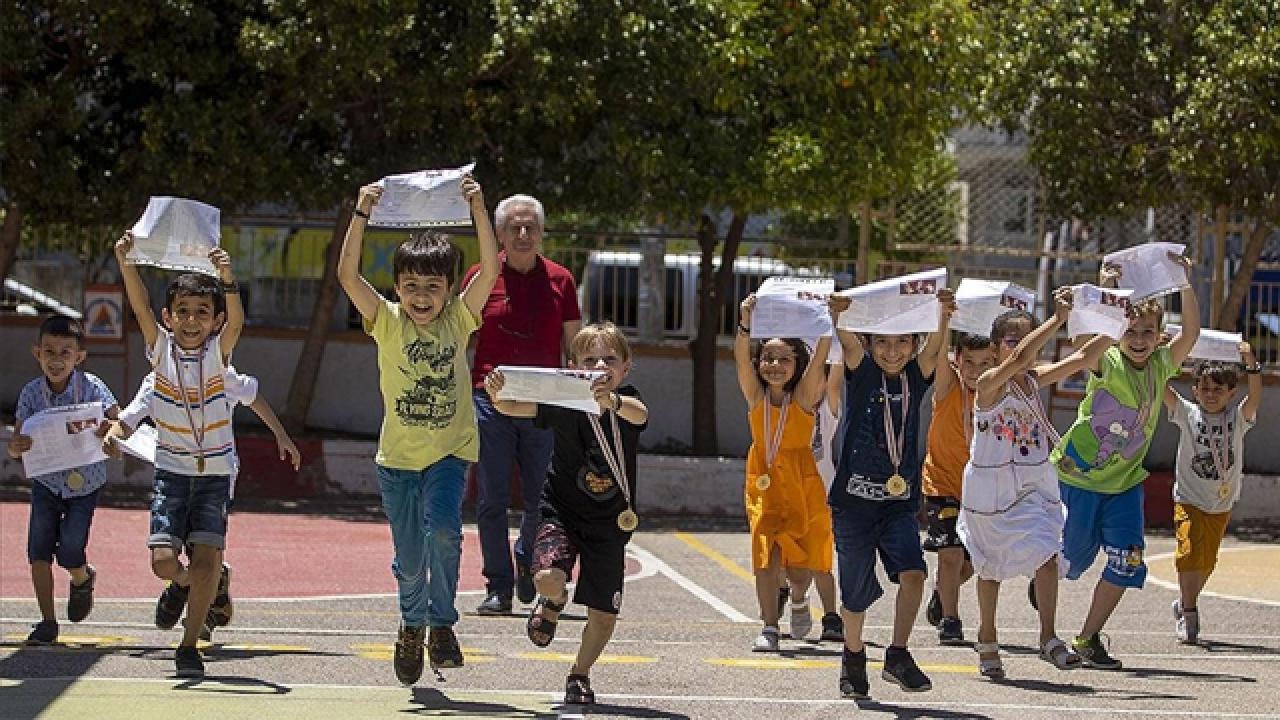Okullar kapanıyor! Milyonlarca öğrencinin karne heyecanı