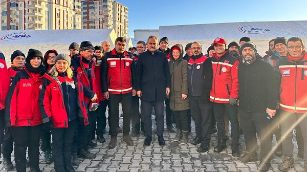 Okullar ne zaman açılacak? Bu sene devamsızlık yok mu?