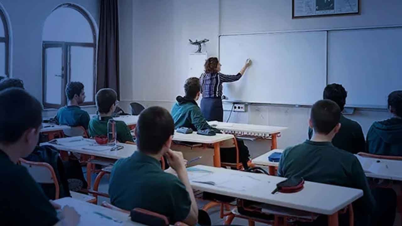 Okullar ne zaman başlayıp ne zaman bitecek? Eğitim öğretimde yeni yıl takvimi açıklandı
