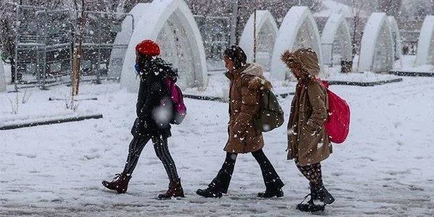 Okullar tatil mi? Bugün okul tatil oldu mu? Hangi illerde okullar bugün (11 Mart 2022 Cuma) tatil edildi?