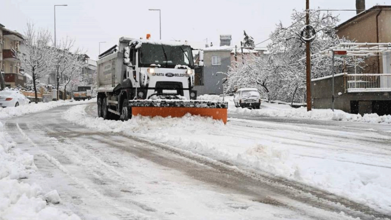 Okullara kar engeli! 1 gün ara verildi