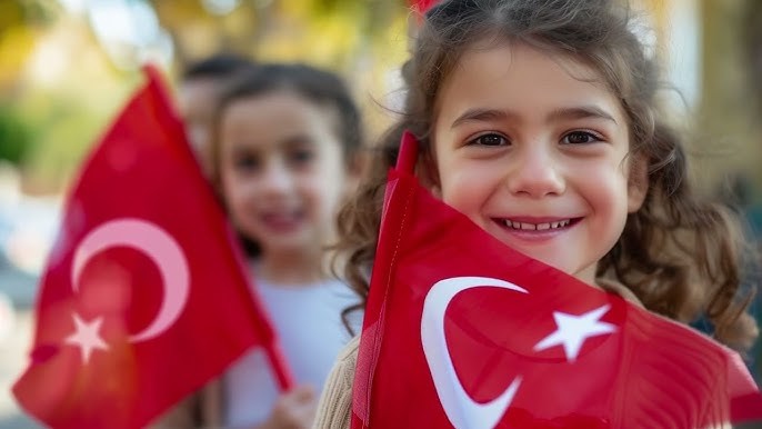 Okullarda ders zili 'Bayrak Sevgisi' ile çalacak: 81 ilde milli şuur seferberliği!