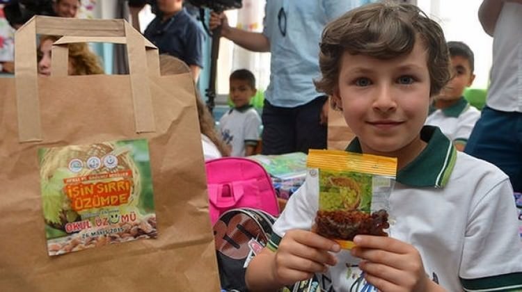 Okullarda kuru üzüm dağıtımı başlıyor