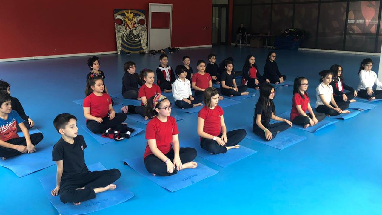 Okullarda Yoga Tuzağı! Neslimiz Zehirleniyor!