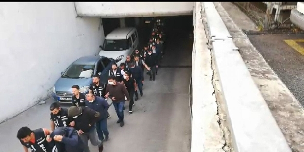 Okulların yakınında görülen silahlı şahıs vuruldu!