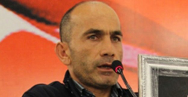 Okulun çatısından düşen fedakar müdür ...