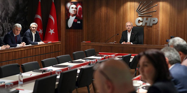 Olağanüstü toplanan CHP'liler ağızlarını açamadı