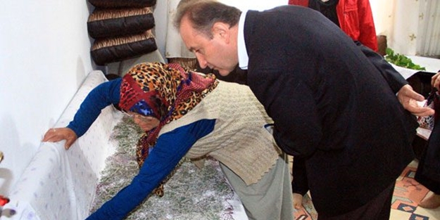 Olayı duyan evine koşuyor - FOTO